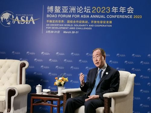 인터뷰하는 반기문 전 유엔 사무총장