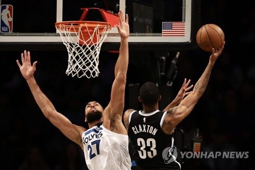 수비하는 뤼디 고베르