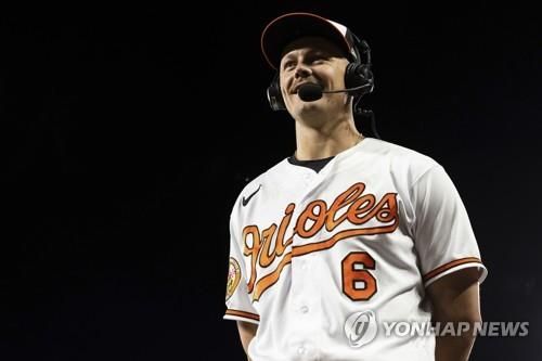 경기 뒤 인터뷰하는 라이언 마운트캐슬