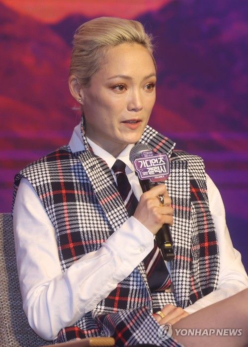 인사말하는 폼 클레멘티에프