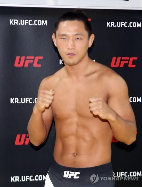 격투기 선수로 활동할 당시의 김동현
