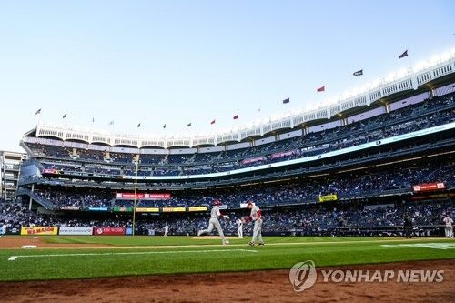 홈런 치고 들어오는 오타니