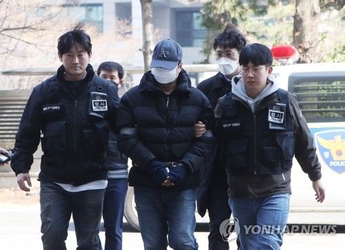 인천 고층 아파트서 이웃집에 쇠구슬 쏜 60대