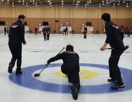 훈련하는 'K-시니어'