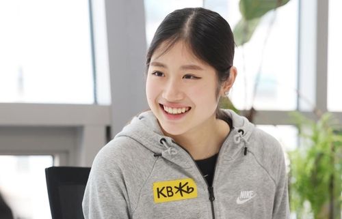 밝게 웃는 이해인