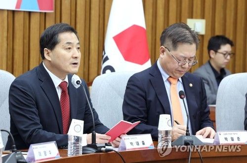 발언하는 박대출 정책위의장