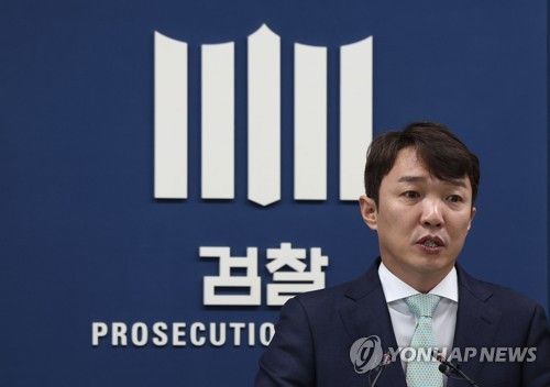 검찰, '2조3천억대 입찰 담합' 한샘 등 가구업체 8곳 기소