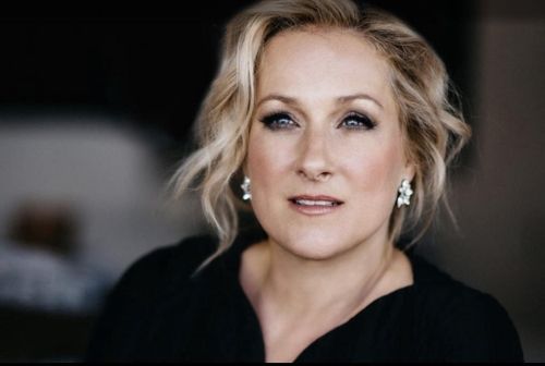 소프라노 디아나 담라우