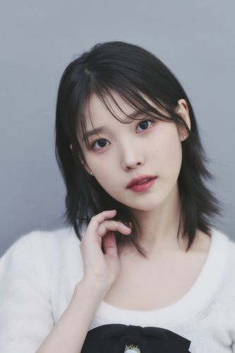 배우 겸 가수 아이유