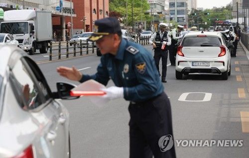 '우회전 시 일시정지' 위반 단속