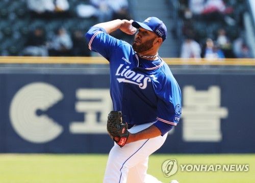 역투하는 수아레즈