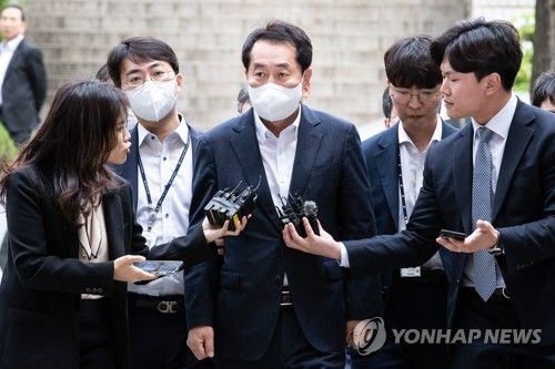 영장심사 출석하는 강래구 상임감사위원