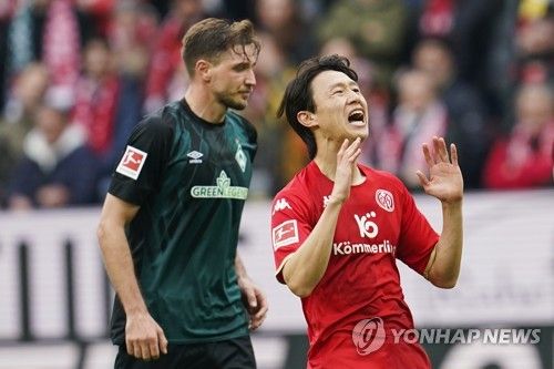 지난 8일 브레멘과 경기에서 뛰는 이재성