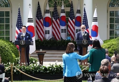 공동기자회견하는 한미 정상