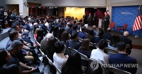 하버드대 케네디스쿨 연설하는 윤 대통령