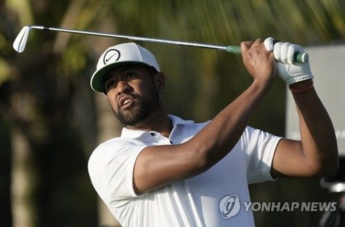 피나우의 2라운드 경기 모습