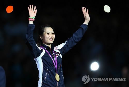 2012년 8월 런던올림픽 여자 사브르 개인전 금메달 당시 김지연