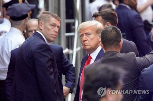 맨해튼 형사법원에 도착한 도널드 트럼프