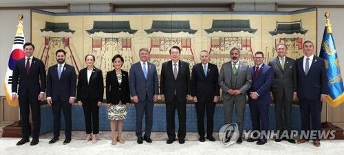 미국 하원 외교위원장 접견하는 윤석열 대통령