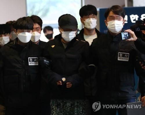 '가정폭력 신고' 아내 살해 남편 영장심사 출석 