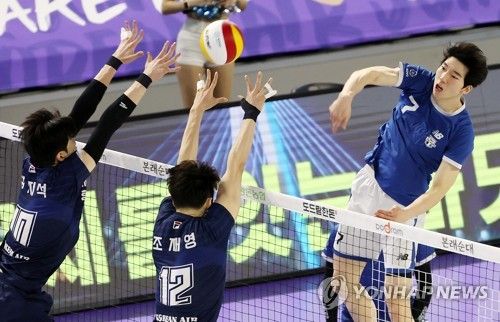 허수봉 '날카롭게 공격'