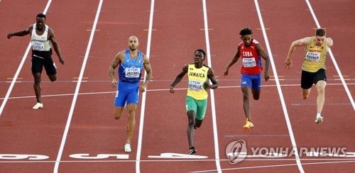 자메이카 젊은 스프린터 세빌(가운데)