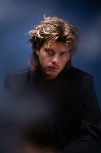 싱어송라이터 루엘