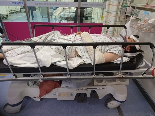 전신 골절상 입은 동생 이씨