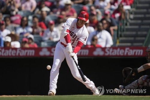 낮은 공을 걷어 올려 홈런을 만든 오타니 쇼헤이의 스윙