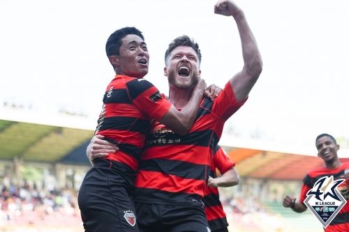 포항 그랜트의 골 세리머니