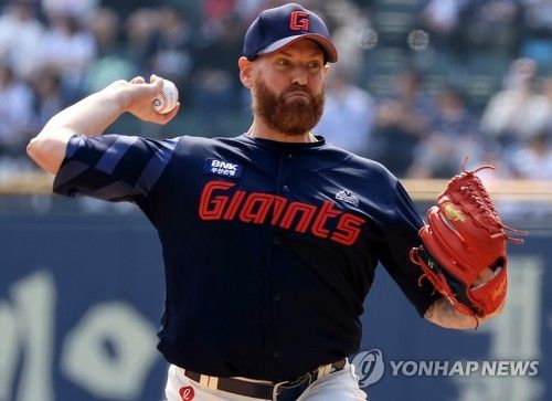 역투하는 롯데 스트레일리