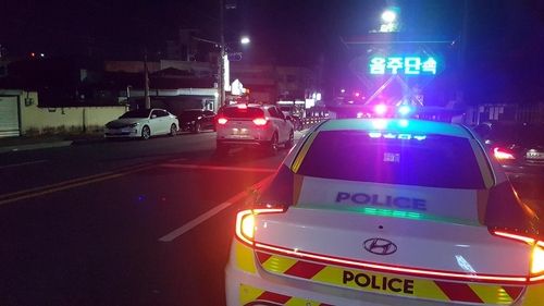 음주단속 하는 경찰