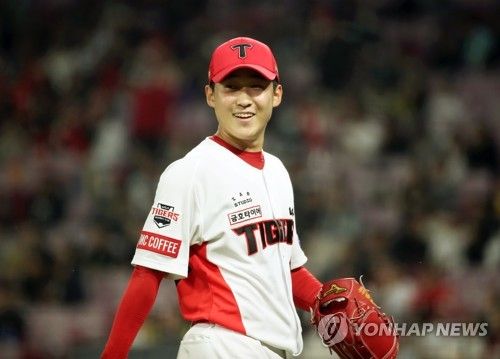 미소 짓는 윤영철