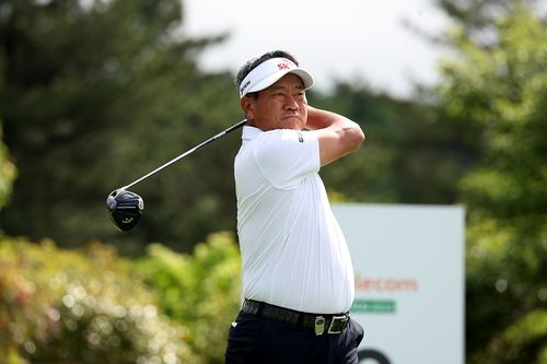 최경주의 드라이버 티샷.