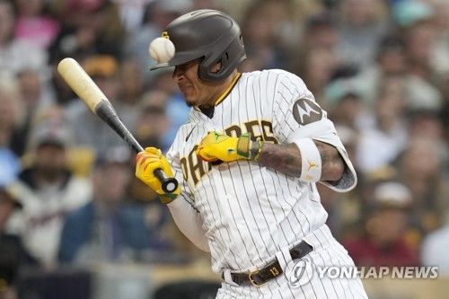 캔자스시티와의 경기에서 왼손에 공을 맞아 부상자 명단에 오른 마차도 