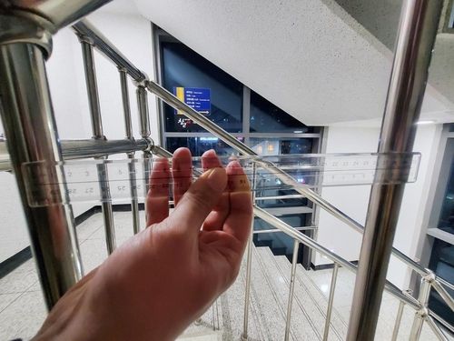 사고 당일 촬영한 호텔 계단 난간