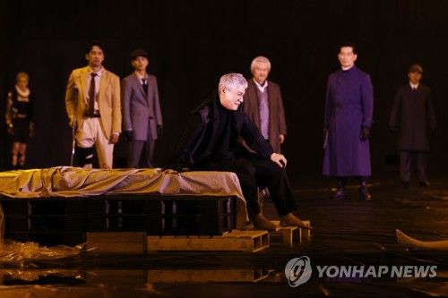 오셀로 연기하는 박호산