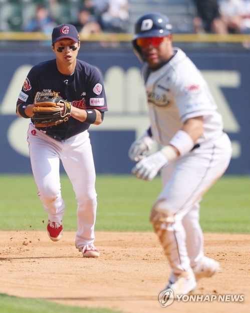 이학주 '페르난데스, 아웃시켜줄게 이리와!'