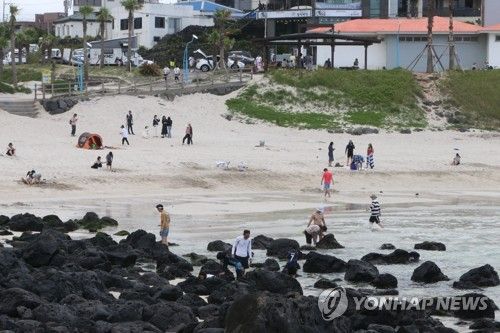 여름 성큼 찾아온 제주 해수욕장