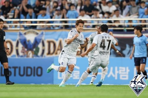 27일 대구와의 경기에서 신진호의 선제골 세리머니