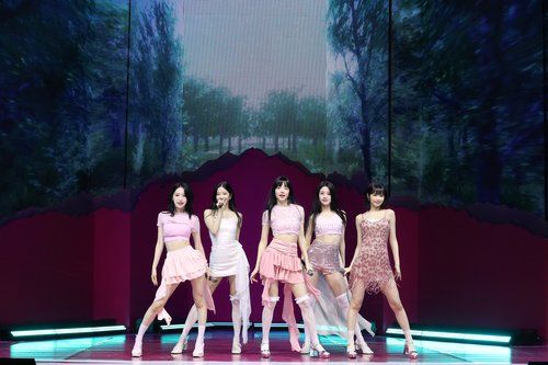 르세라핌, 정규음반 '언포기븐'(UNFORGIVEN) 발매 기념 쇼케이스