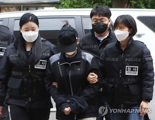 생후 40일 아들 떨어뜨려 사망…친모 "죄송하다"