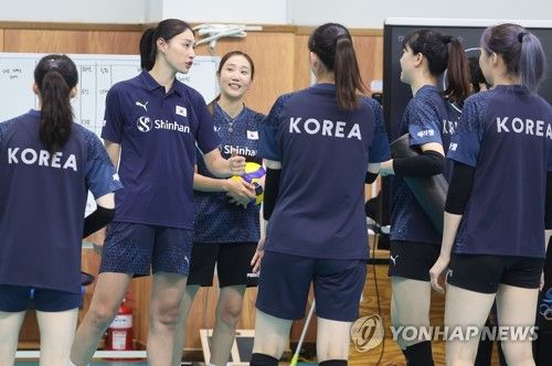 이야기 나누는 김연경-한유미