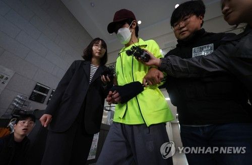 구속심사 향하는 '시흥동 연인 보복살해범'