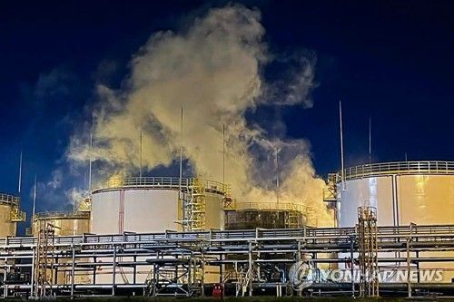 5월 4일 발생한 러 남서부 일스키 석유저장고 화재