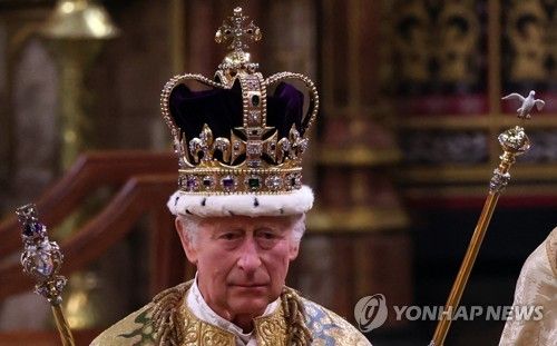 왕관 쓴 찰스 3세