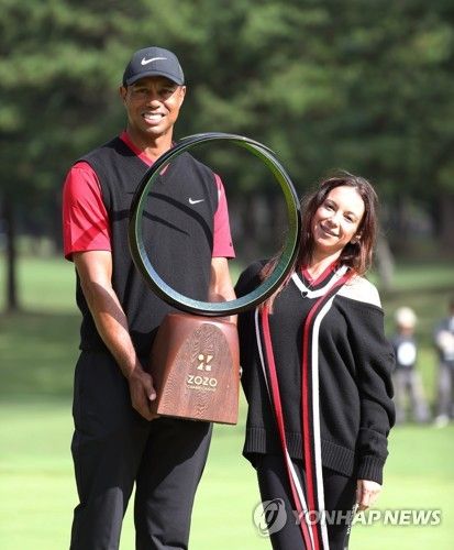 우즈(왼쪽)와 허먼의 2019년 10월 모습. 