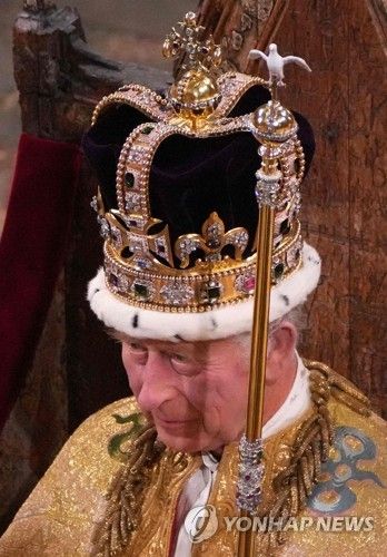 왕관의 무게는..찰스 3세 앞 과제 산적