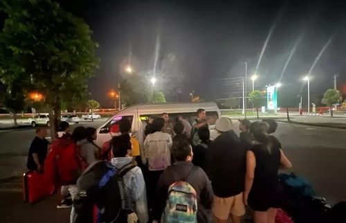 미얀마 미야와디에 갇혀있다 풀려나는 인도네시아인들[인도네시아 외교부 제공. 재판매 및 DB 금지]