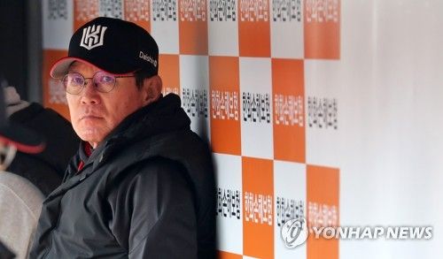 소속팀 복귀한 이강철 감독